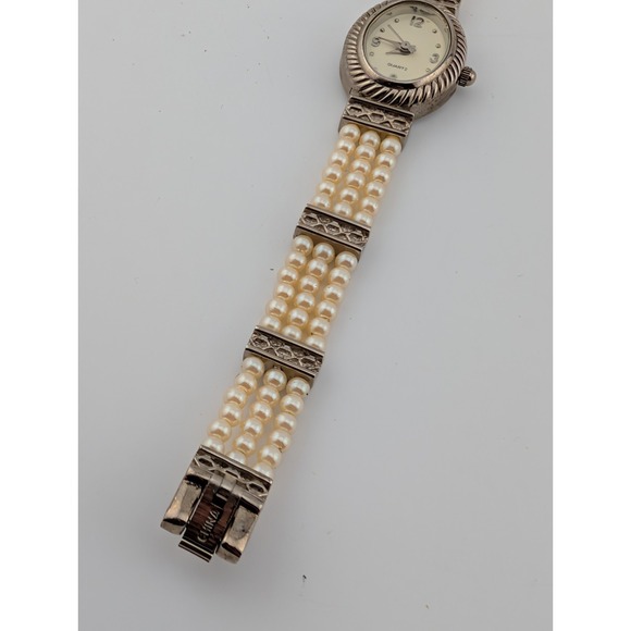 Vintage Avon Faux Pearl Band Watch Women 18mm Silver Tone Oval- New Battery - Picture 3 of 6
